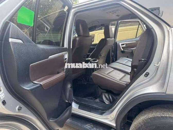 Toyota Fortuner 2020 Bạc 7 chỗ số tự động