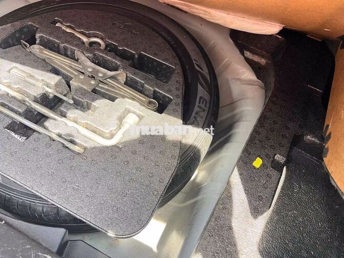 Honda Civic 1.8E 2018 Trắng Thái Lan