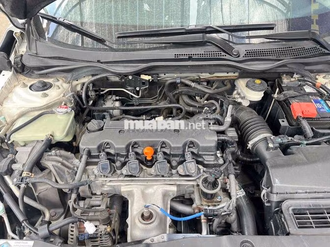 Honda Civic 1.8E 2018 Trắng Thái Lan
