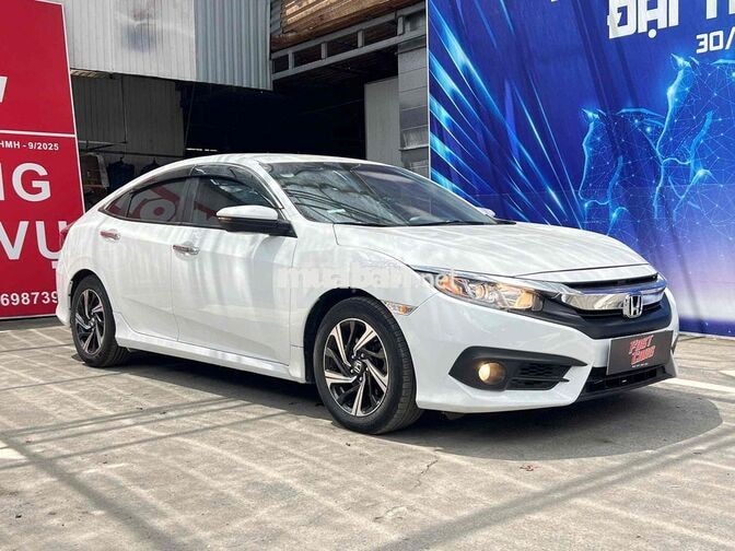Honda Civic 1.8E 2018 Trắng Thái Lan