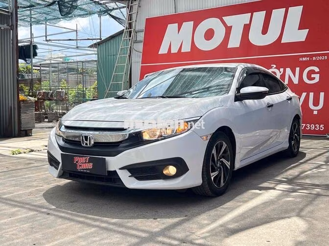 Honda Civic 1.8E 2018 Trắng Thái Lan