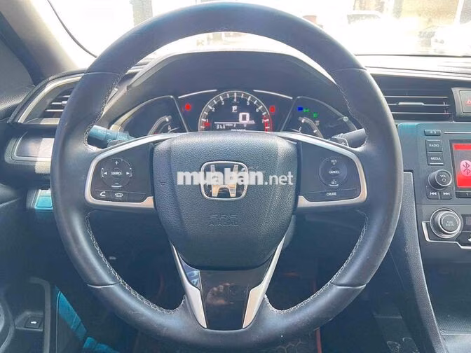 Honda Civic 1.8E 2018 Trắng Thái Lan