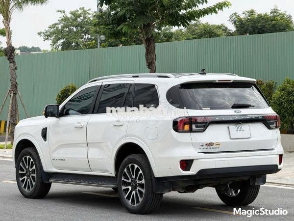 Ford Everest Platinum 2.0L 4x4 AT 2024 Trắng