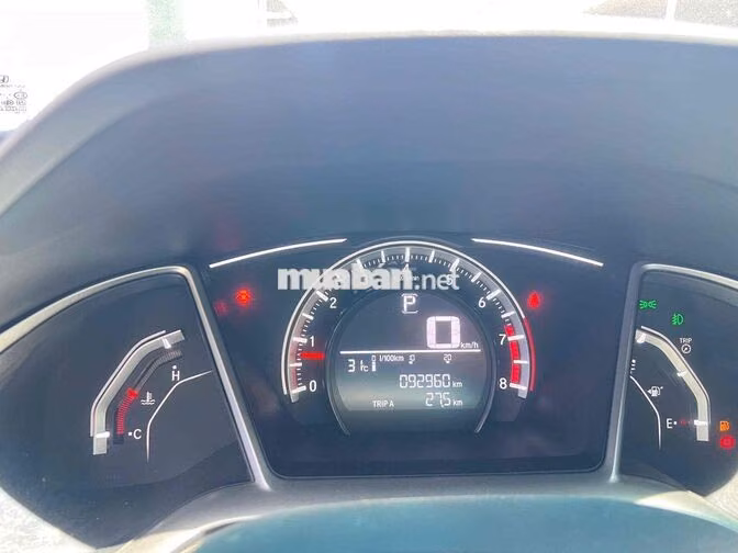 Honda Civic 1.8E 2018 Trắng Thái Lan