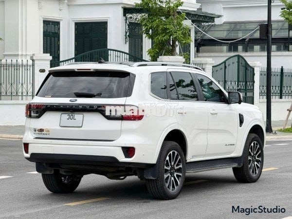 Ford Everest Platinum 2.0L 4x4 AT 2024 Trắng