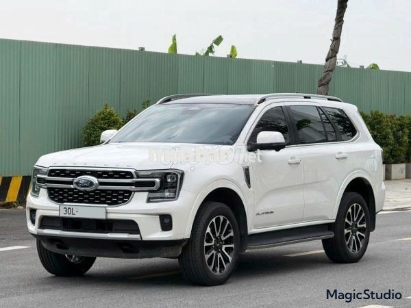 Ford Everest Platinum 2.0L 4x4 AT 2024 Trắng