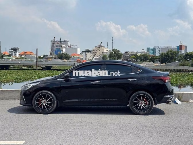 Hyundai Accent 2021 số tự động màu đen