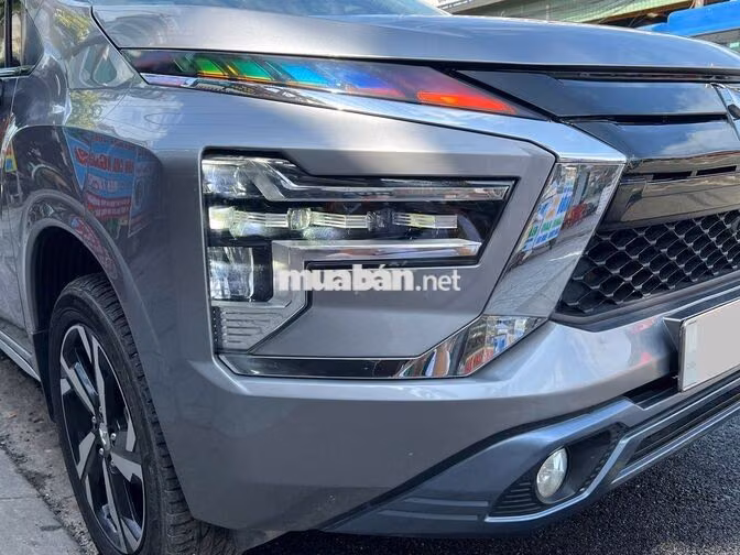 Mitsubishi Xpander Premium AT 2023 màu bạc