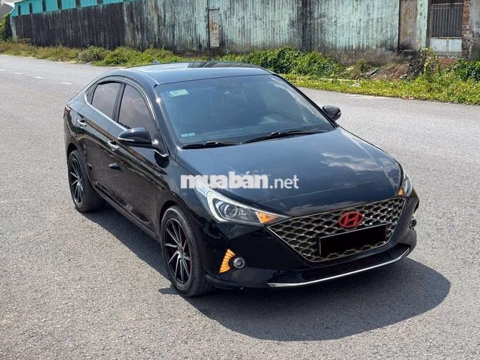 Hyundai Accent 2021 số tự động màu đen