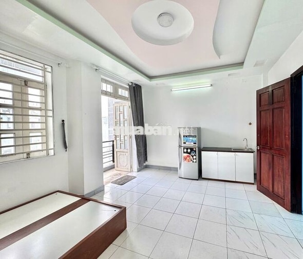 PHÒNG BAN CÔNG, NHIỀU ÁNH SÁNG, GẦN CAO ĐẲNG FPT