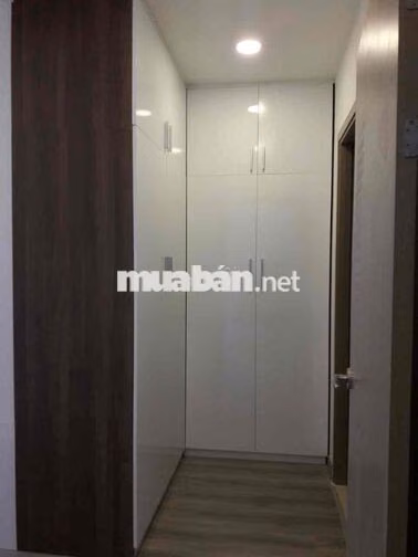 Căn 2PN , 2Wc , tầng cao , quận 4
