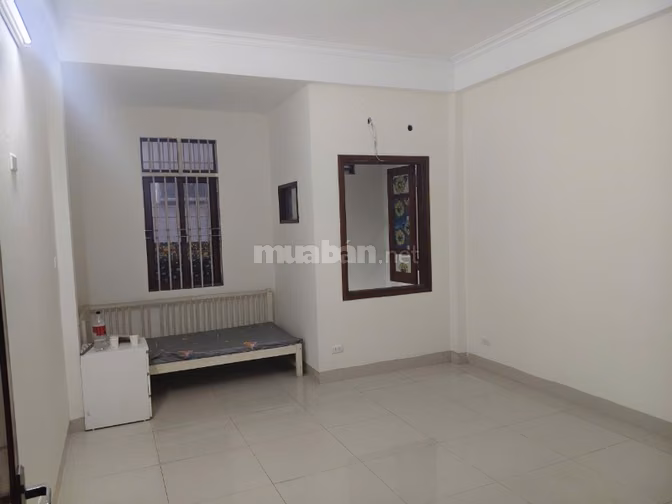 Cho thuê nhà riêng, 4 tầng, giao thông đi lại thuận tiên