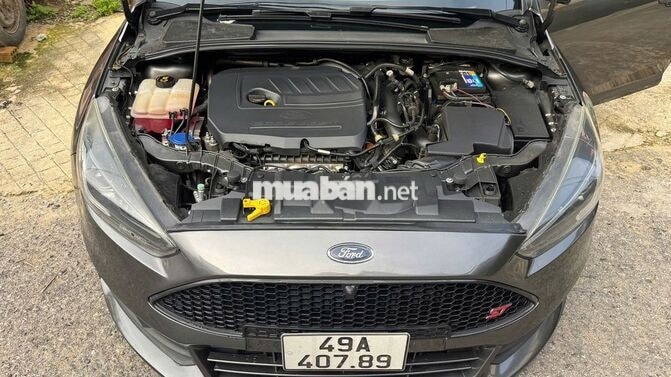 Ford Focus 2018 Xám Da 4 chỗ