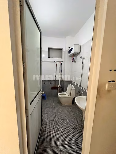 Cho thuê nhà riêng, 4 tầng, giao thông đi lại thuận tiên