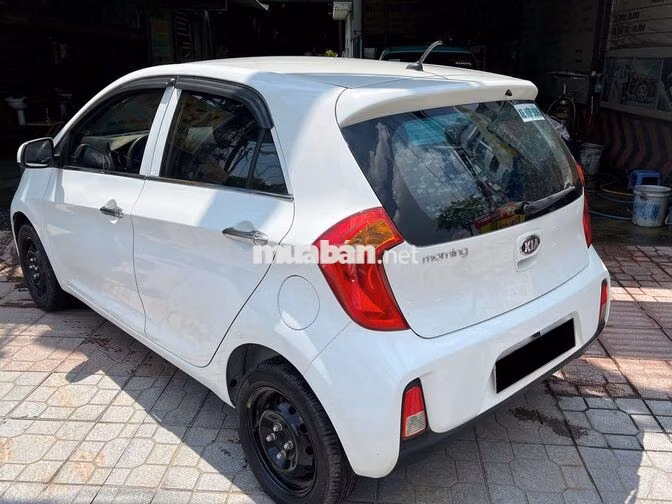Kia Morning 2018 số sàn màu trắng