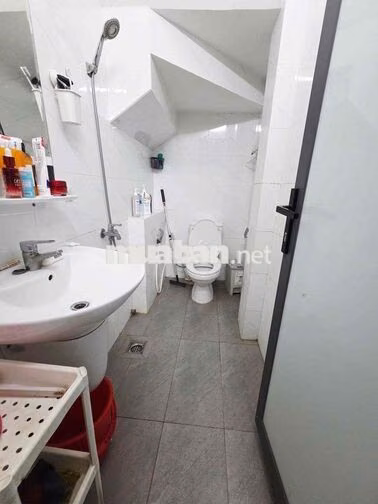 🔥11.5TR-1LẦU-2PN-HXH-ĐƯỜNG ÂU CƠ-LẠC LONG QUÂN -GẦN CHỢ TRẦN VĂN QUANG