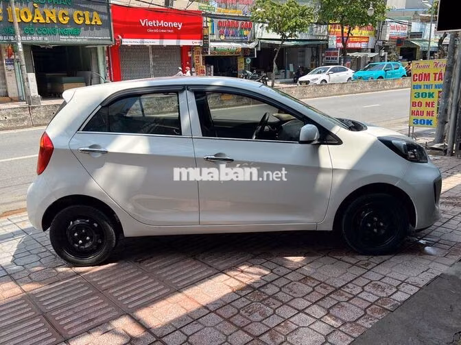 Kia Morning 2018 số sàn màu trắng
