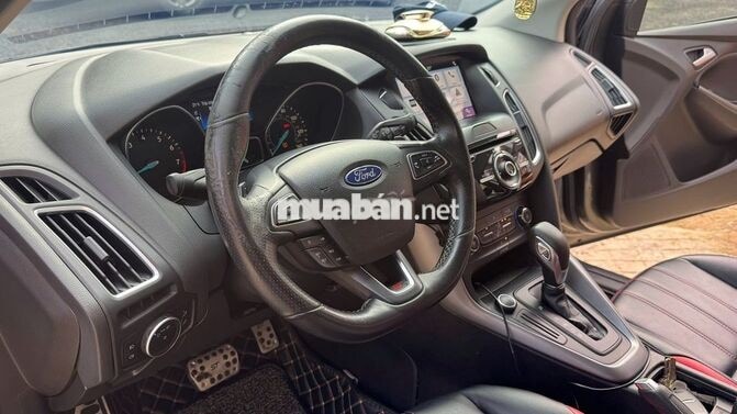 Ford Focus 2018 Xám Da 4 chỗ