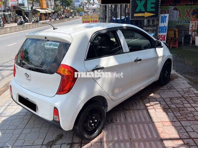 Kia Morning 2018 số sàn màu trắng