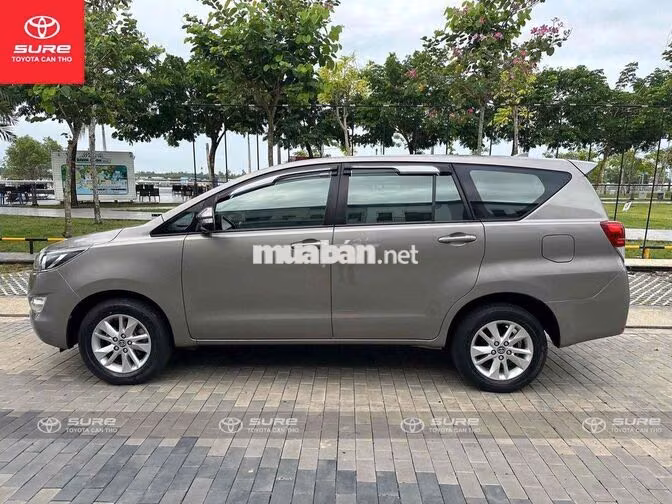 Toyota Innova E 2017 Số sàn Bạc CHÍNH HÃNG