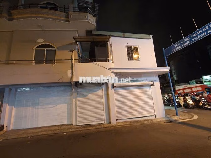 Cho thuê  CHÍNH CHỦ nhà mặt phố 652 Cộng Hòa, p 13, Q. Tân Bình,  HCM