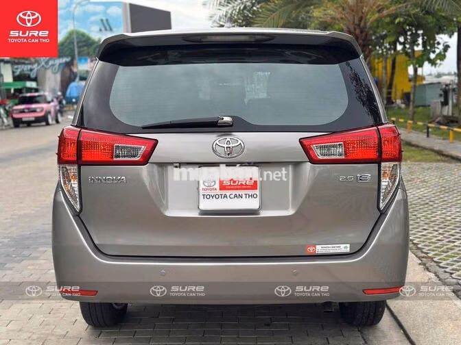 Toyota Innova E 2017 Số sàn Bạc CHÍNH HÃNG