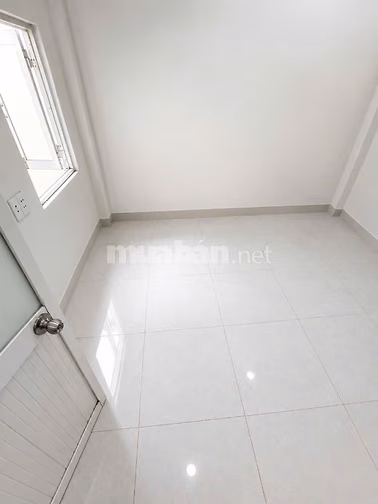 Bán nhà Lê Hồng Phong Q.10 - 3,5m x 8m - 2 tầng - 2Pn 2Wc
