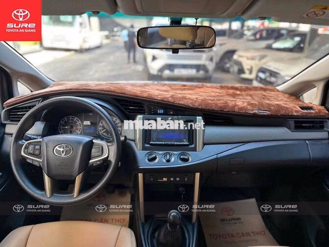 Toyota Innova E 2019 Số sàn Bạc CHÍNH HÃNG