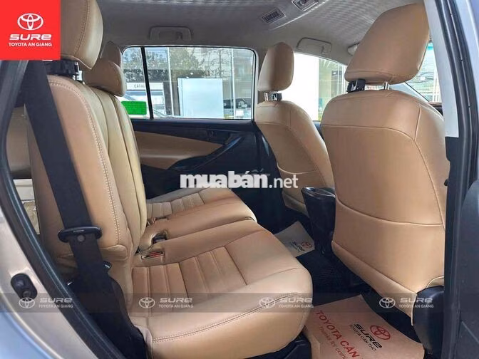 Toyota Innova E 2019 Số sàn Bạc CHÍNH HÃNG