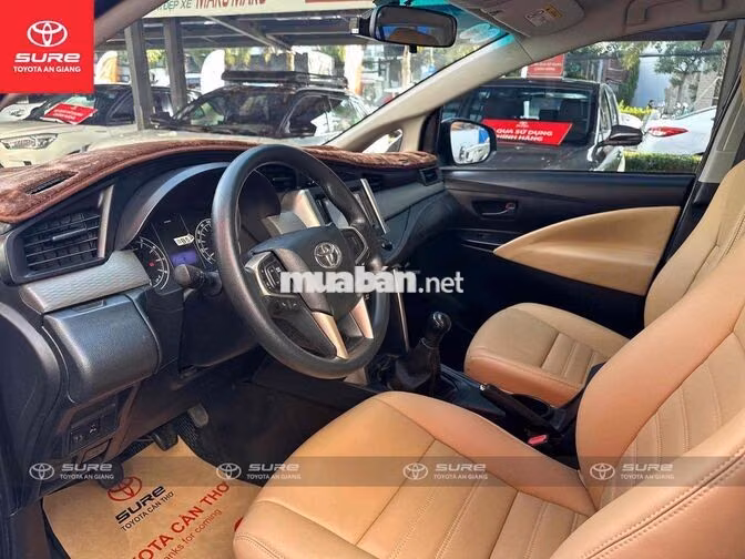 Toyota Innova E 2019 Số sàn Bạc CHÍNH HÃNG