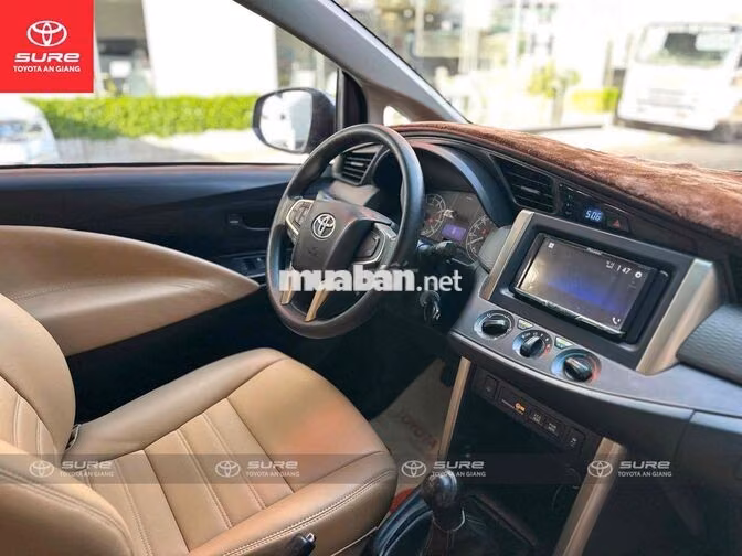 Toyota Innova E 2019 Số sàn Bạc CHÍNH HÃNG
