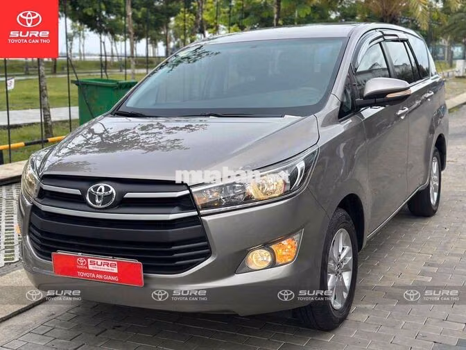 Toyota Innova E 2017 Số sàn Bạc CHÍNH HÃNG