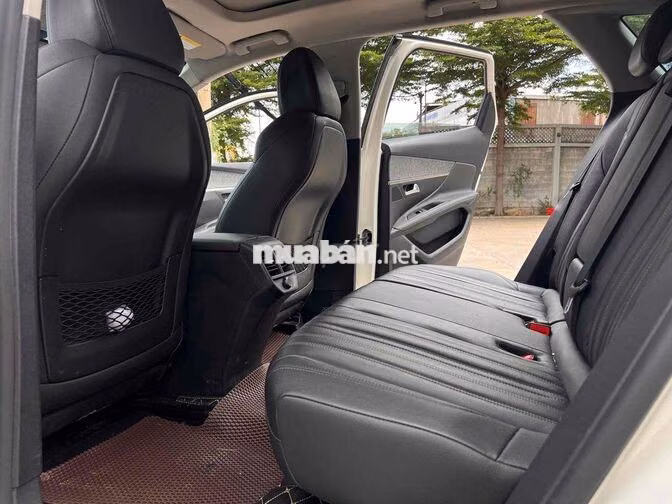 Peugeot 3008 Allure 2020 Trắng 52.000 km