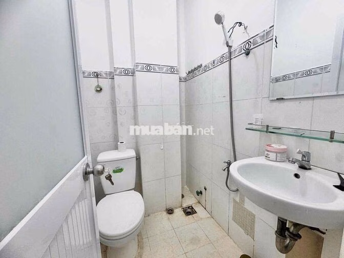 🔥Phòng trọ cửa sổ 10p qua ĐH Y DƯỢC , ĐH UEH , ĐH BÁCH KHOA trống sẵn