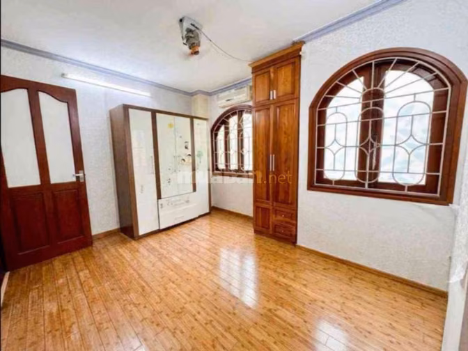 MỘT CHIẾC NGUYỄN LƯƠNG BẰNG - XINH TƯƠI VỪA HỎI CHỈ 5 TỎI 