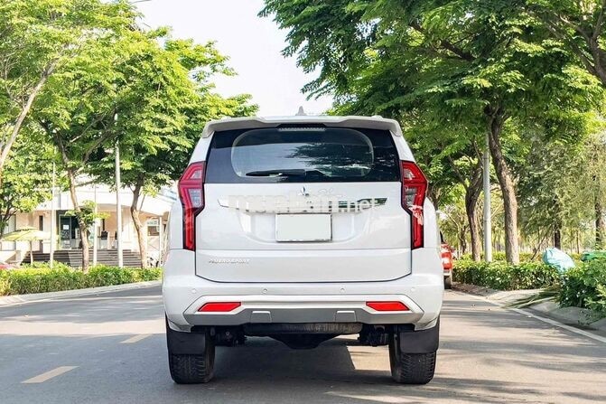 Mitsubishi Pajero Sport 4x2 2021 Trắng