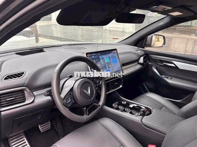 VinFast VF8 Plus 2023 Đen 68000 km