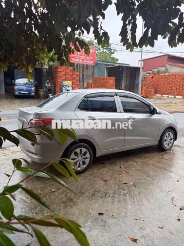Hyundai i10 Sedan 2016 Bạc Nhập khẩu