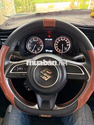 Suzuki XL7 2022 Trắng xe trùm mền 9.800km