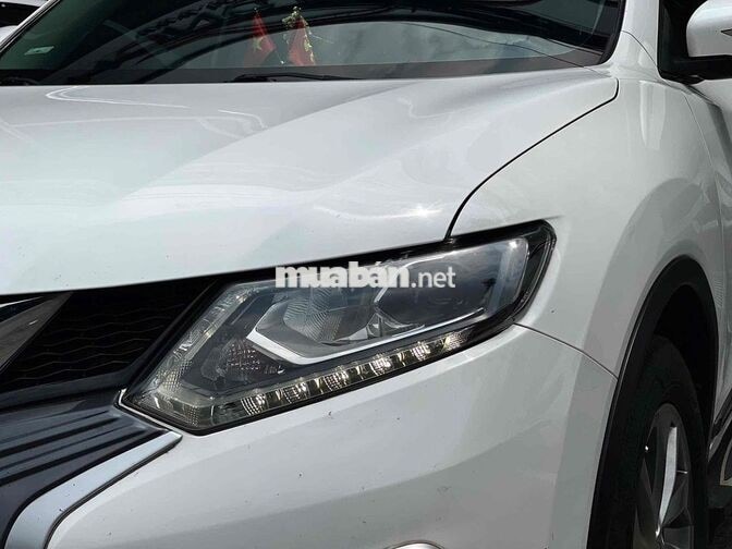 Nissan X-Trail Premium SV 2.5 2021 Trắng 60000 km