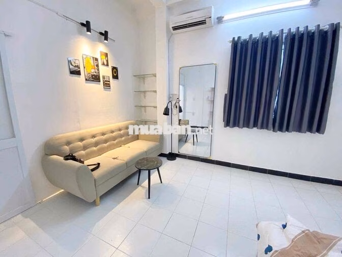 CHO THUÊ PHÒNG ĐẸP MỚI CỬA SỔ TRỜI NGAY TRUNG TÂM PHÚ NHUẬN TIỆM ĐI Q1
