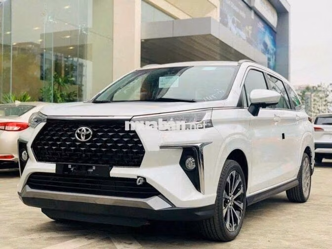 Toyota Veloz Cross Top 1.5 CVT Trắng Tự động