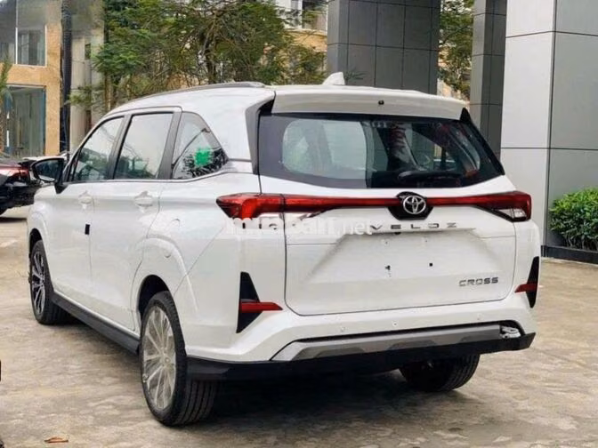 Toyota Veloz Cross Top 1.5 CVT Trắng Tự động