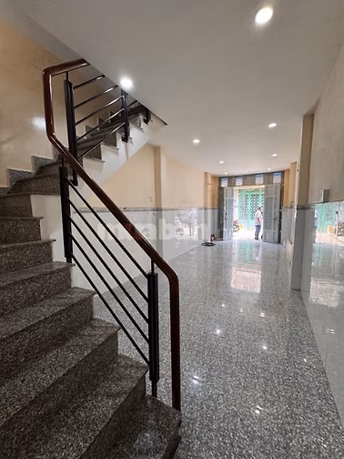 GIÁ 5 TỶ 7 BÁN NHÀ XE TẢI TẬN CỬA LẠC LONG QUÂN QUẬN 11
