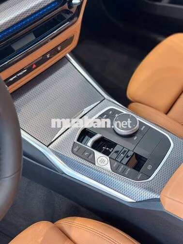 BMW 320i M Sport - Miễn phí bảo dưỡng 3 năm