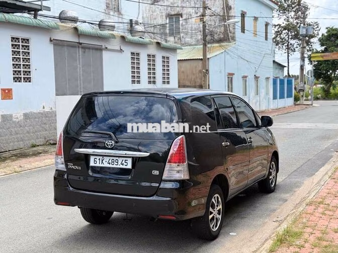 Toyota innova 2011 bản G
