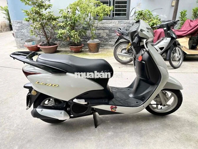 Honda Lead Trắng Xăng phun (Fi)