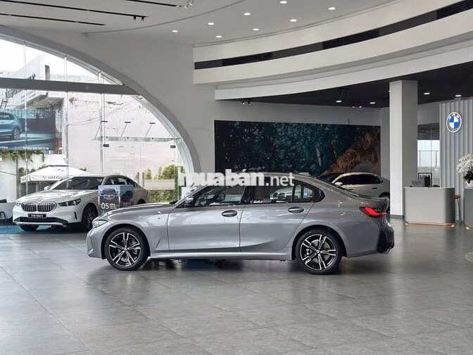BMW 320i M Sport - Miễn phí bảo dưỡng 3 năm
