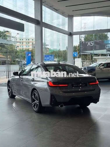 BMW 320i M Sport - Miễn phí bảo dưỡng 3 năm
