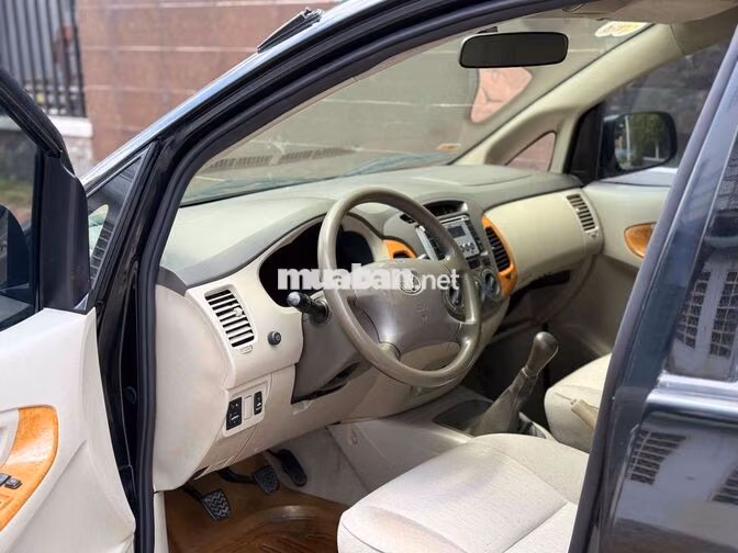 Toyota innova 2011 bản G